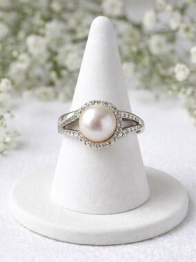 10K White Gold Pearl and Diamond Halo Split-Shank Ring Size 7